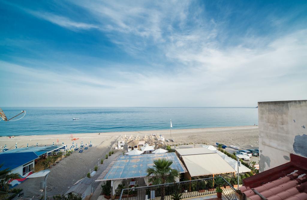 La Terrazza Sul Mare Διαμέρισμα Letojanni Εξωτερικό φωτογραφία